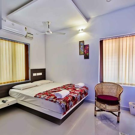 Rams Guest House Near Lulu Mall Thiruvananthapuram ภายนอก รูปภาพ