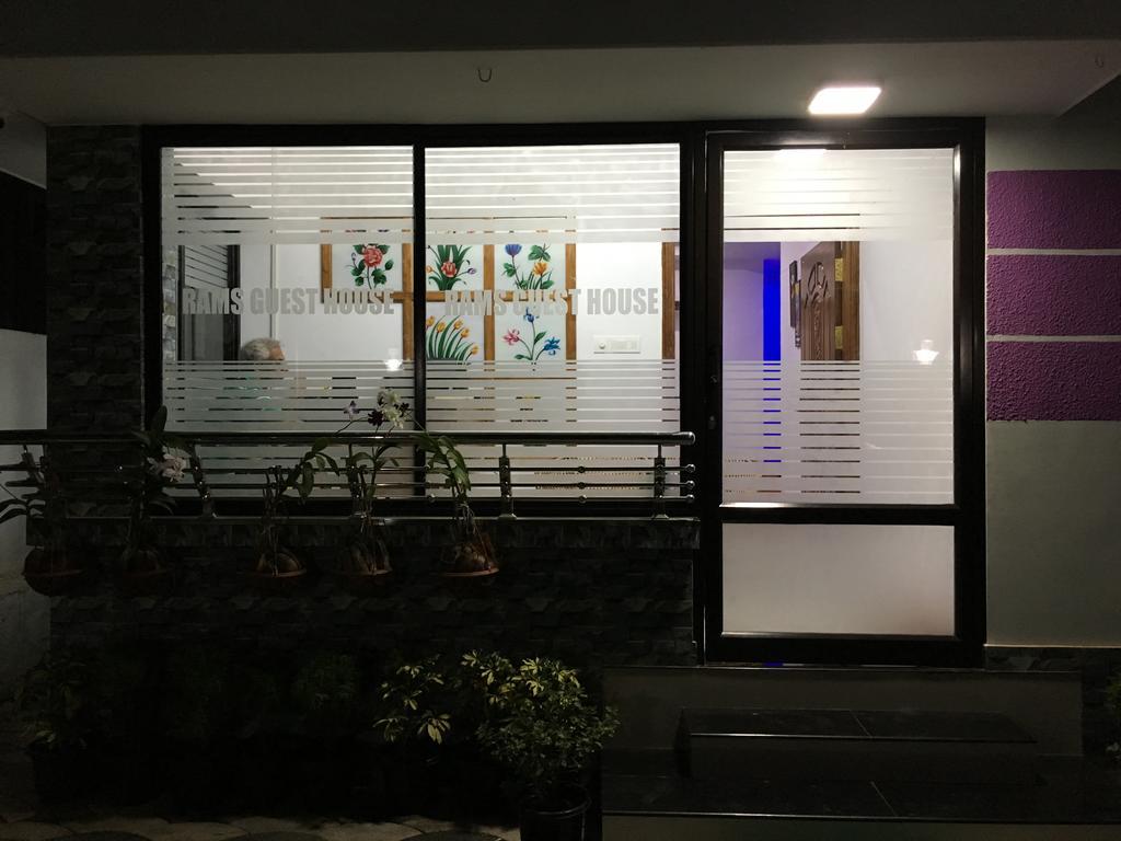 Rams Guest House Near Lulu Mall Thiruvananthapuram ภายนอก รูปภาพ