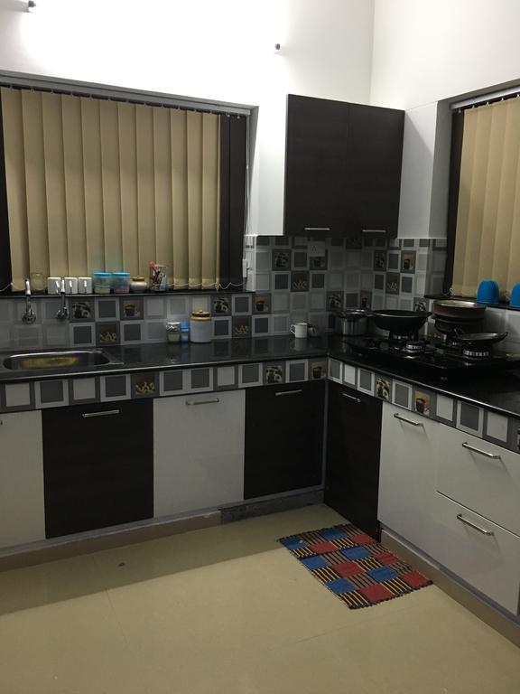 Rams Guest House Near Lulu Mall Thiruvananthapuram ภายนอก รูปภาพ