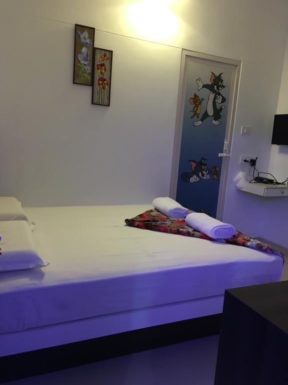 Rams Guest House Near Lulu Mall Thiruvananthapuram ภายนอก รูปภาพ
