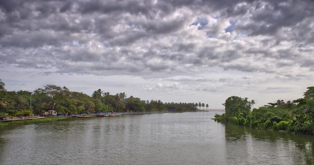 Rams Guest House Near Lulu Mall Thiruvananthapuram ภายนอก รูปภาพ